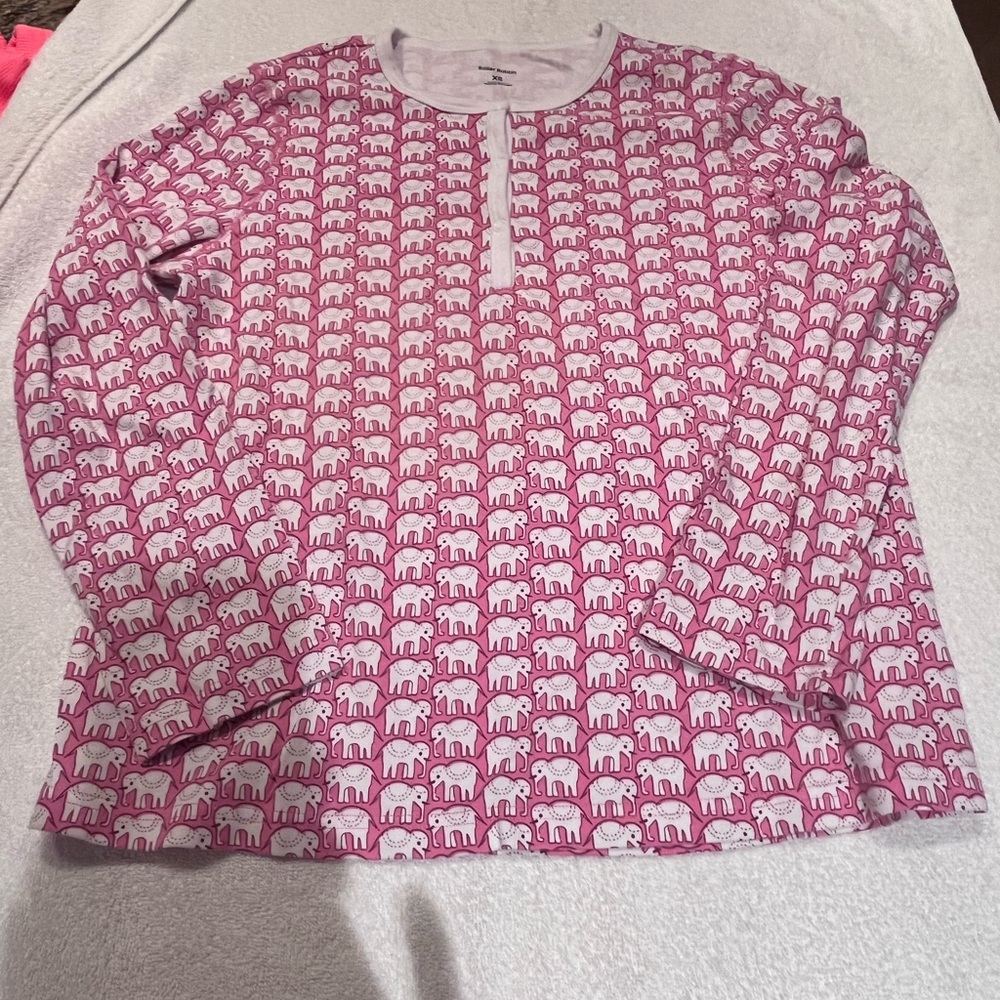 Roller Rabbit Hathi pajama set. Size xs